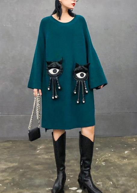 Classic Vintage Sweater with a Flattering Fit