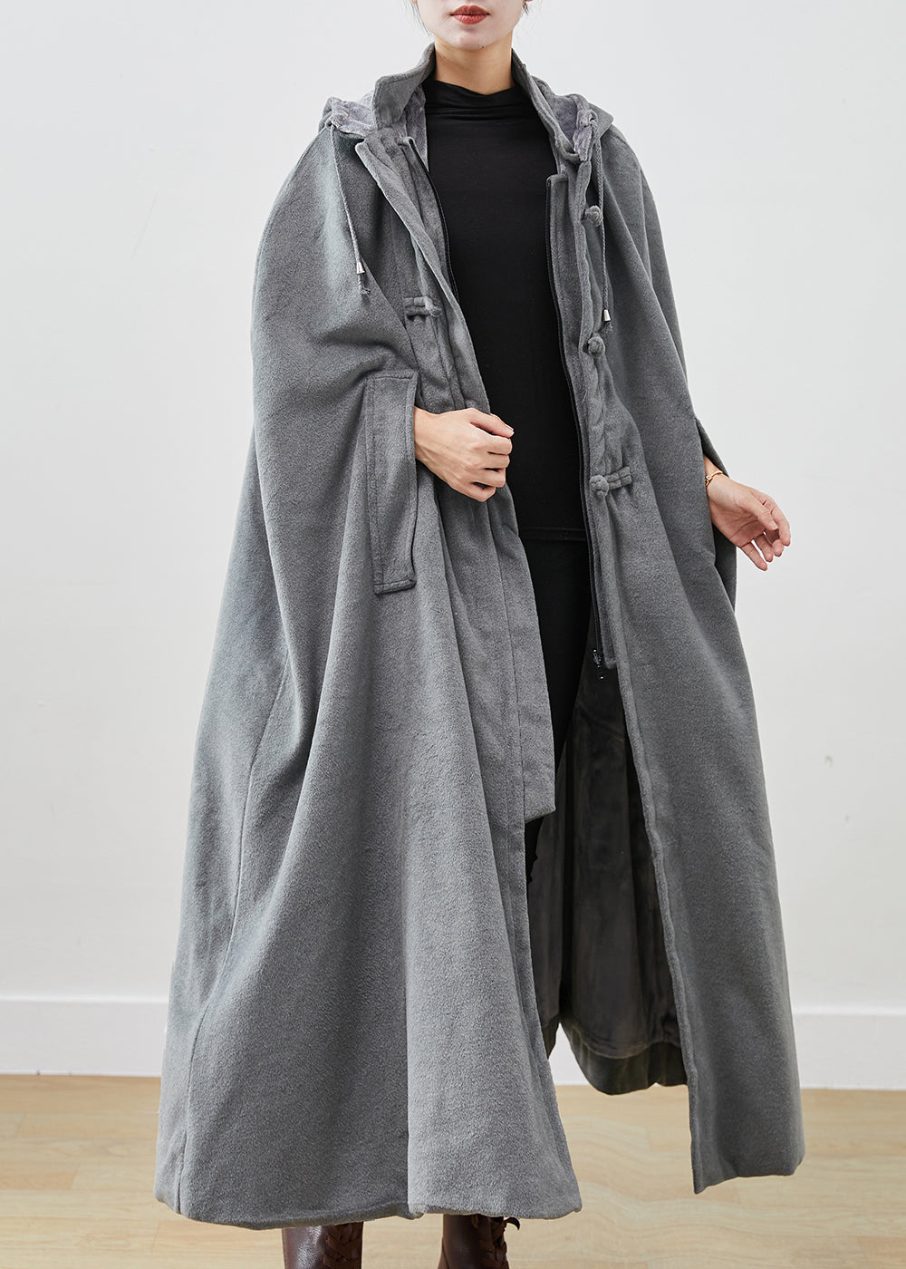 Beautifully Finished Coat in a Timeless Design