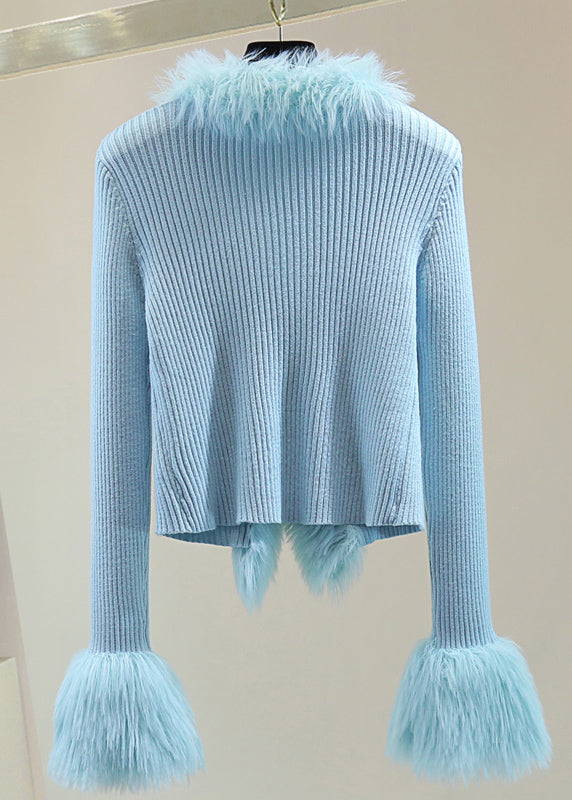 Well Tailored Sweater with a Graceful Silhouette
