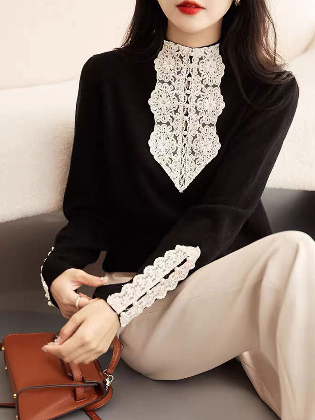 Effortlessly Elegant Sweater with a Timeless Design