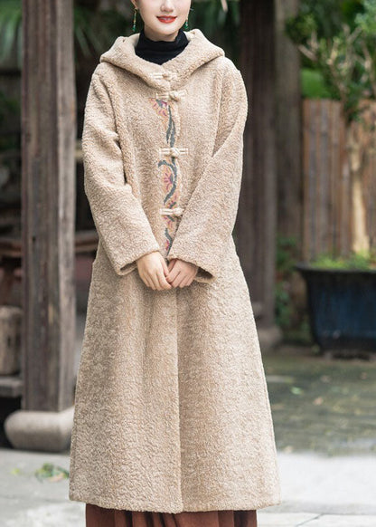 Well Tailored Coat with a Graceful Silhouette
