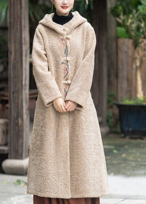 Well Tailored Coat with a Graceful Silhouette