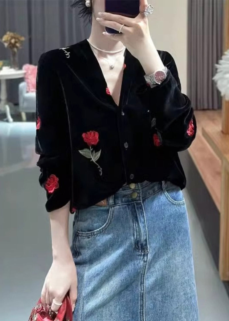 Beautifully Crafted Blouse in a Classic Style