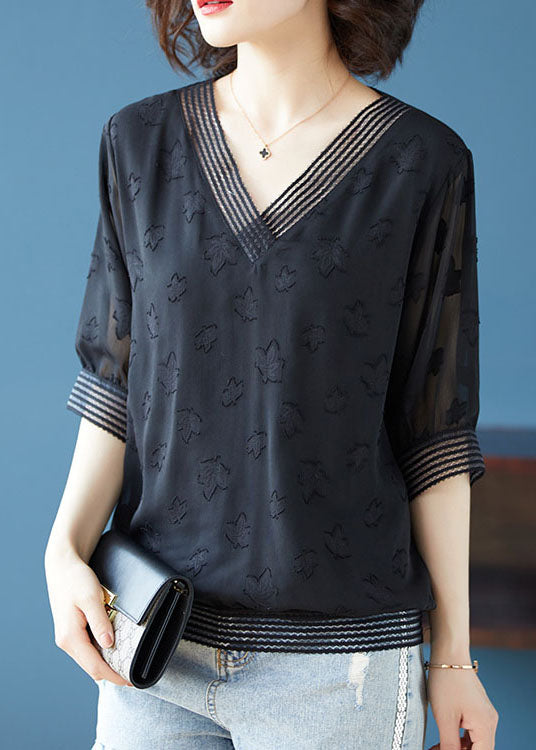 Classic Vintage Shirt with a Flattering Fit