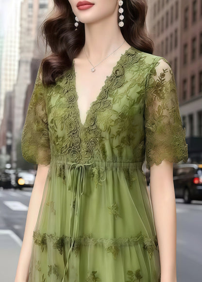 Beautifully Crafted Dress in a Classic Style