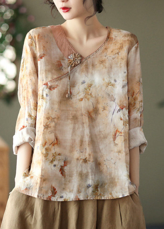 Sophisticated Blouse with a Clean Classic Look