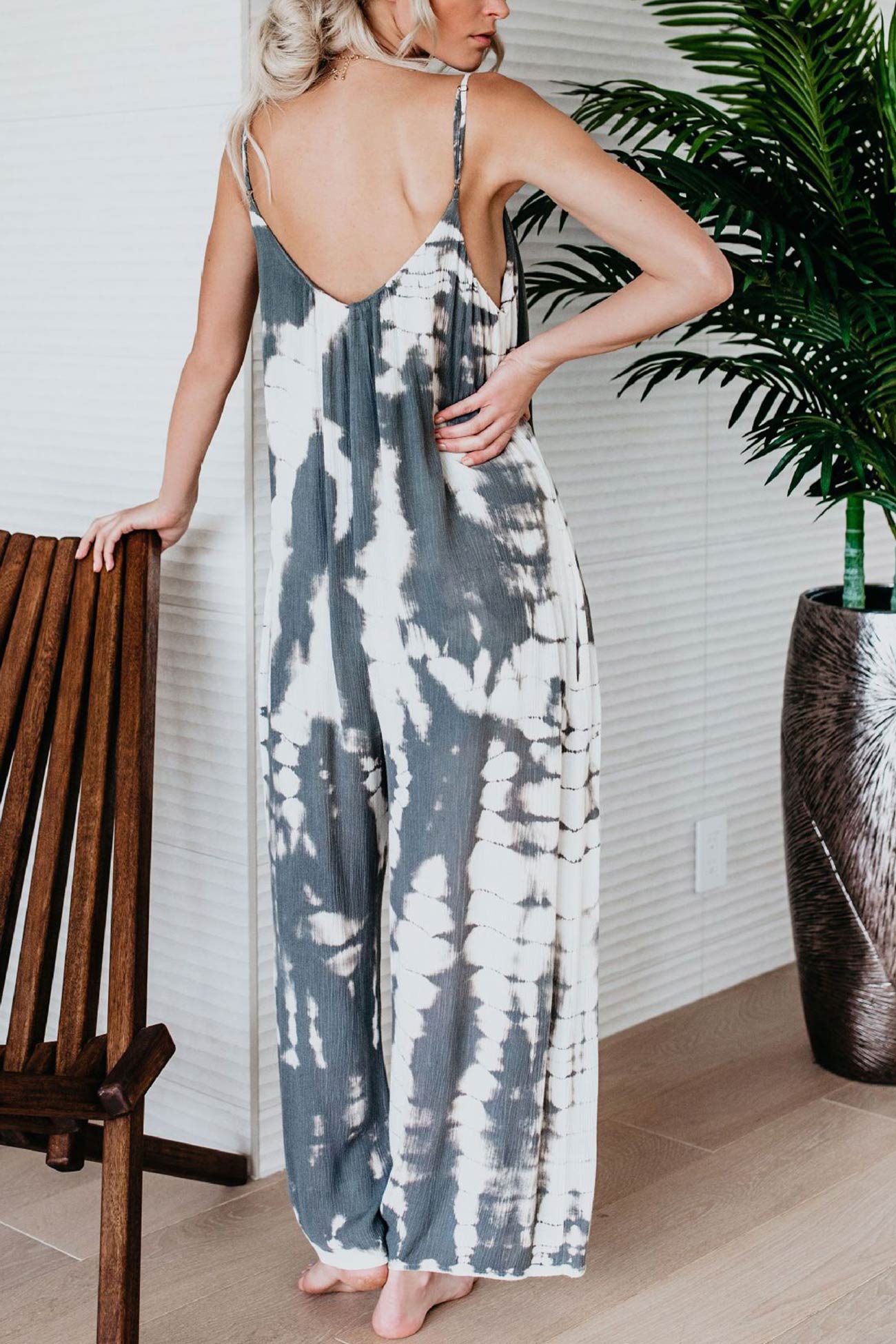 Sophisticated Garment with a Clean Classic Look
