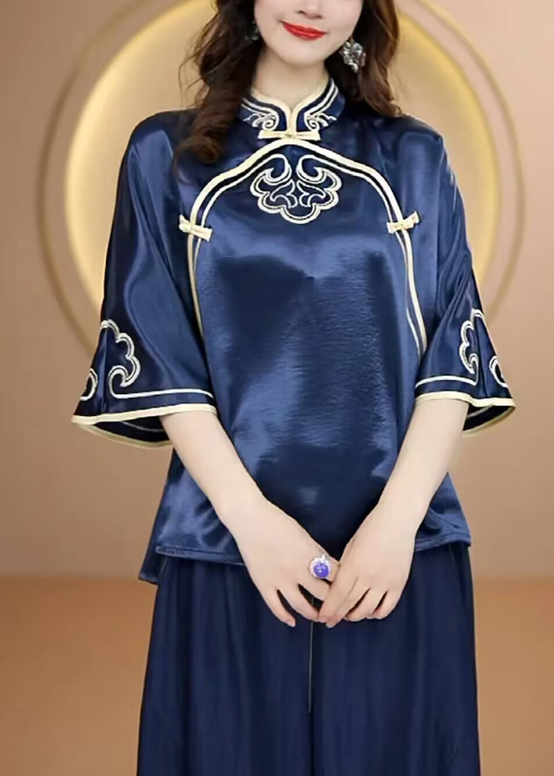 Classic Vintage Top with a Flattering Fit