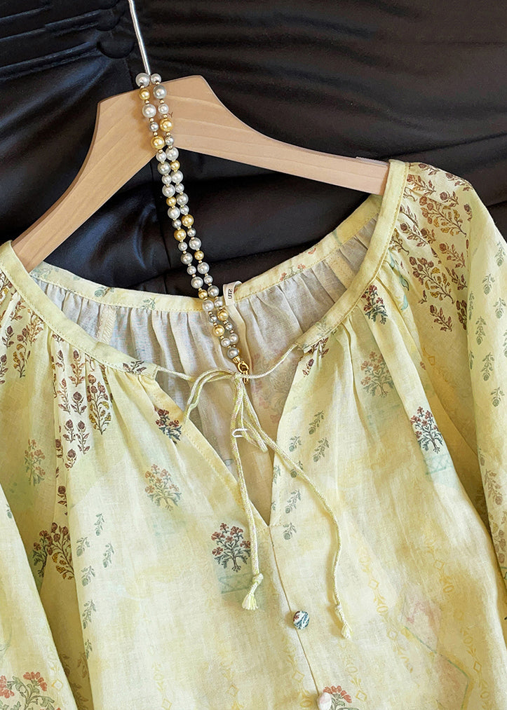Sophisticated Blouse with a Clean Classic Look