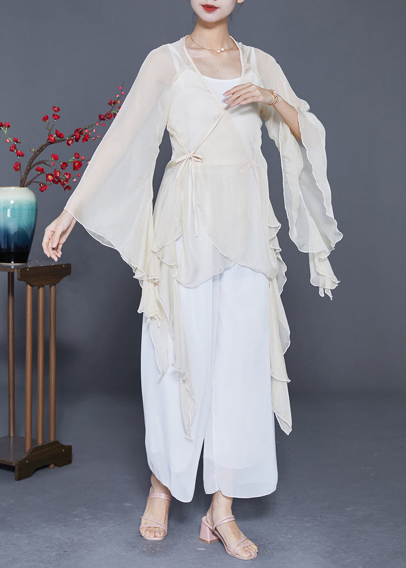 Well Tailored Top with a Graceful Silhouette