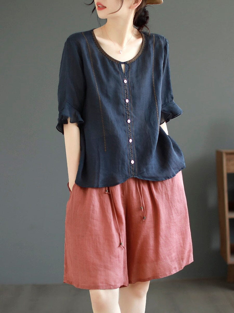 Effortlessly Elegant T-Shirt with a Timeless Design