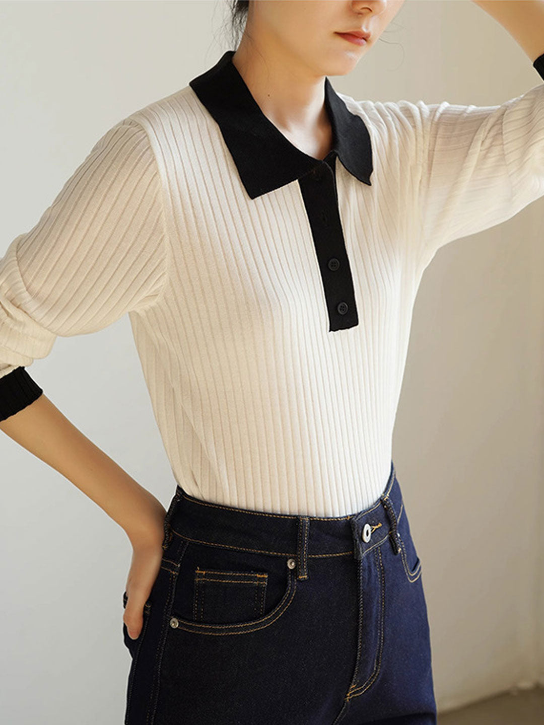Effortlessly Elegant Sweater with a Timeless Design