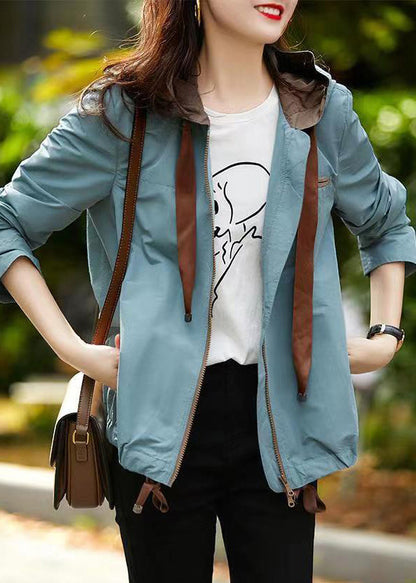 Well Tailored Coat with a Graceful Silhouette