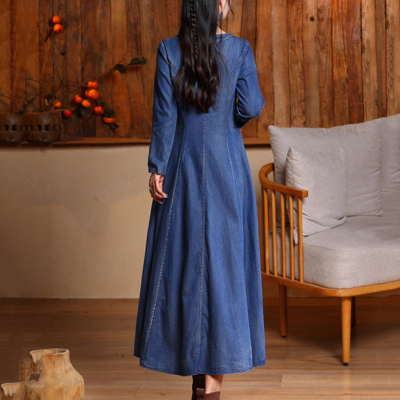 Beautifully Crafted Dress in a Classic Style