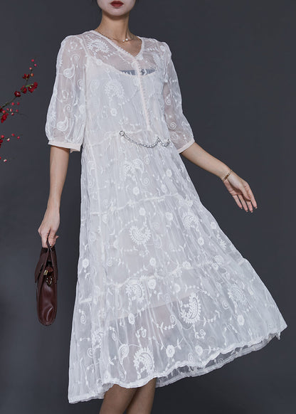 Well Tailored Dress with a Graceful Silhouette