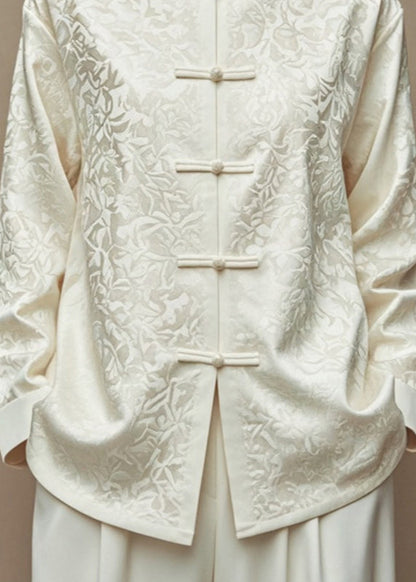 Classic Vintage Coat with a Flattering Fit