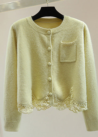 Classic Vintage Sweater with a Flattering Fit