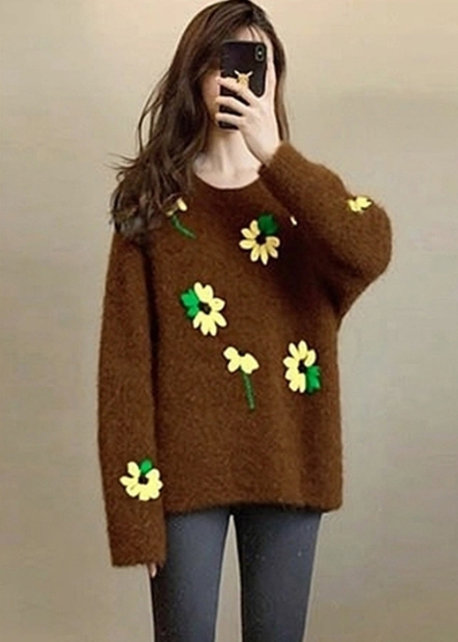 Well Tailored Sweater with a Graceful Silhouette