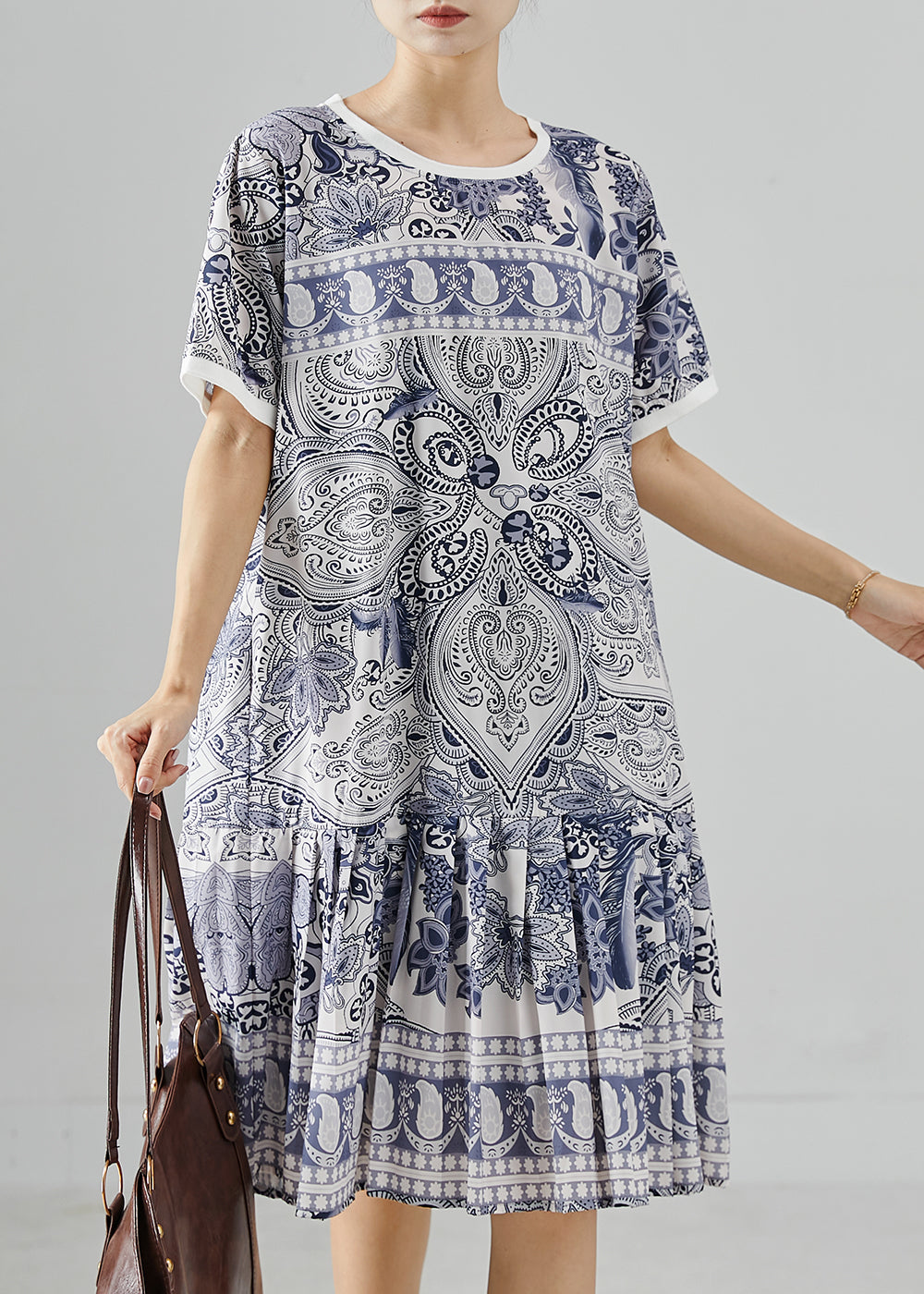 Gracefully Styled Dress for Any Occasion