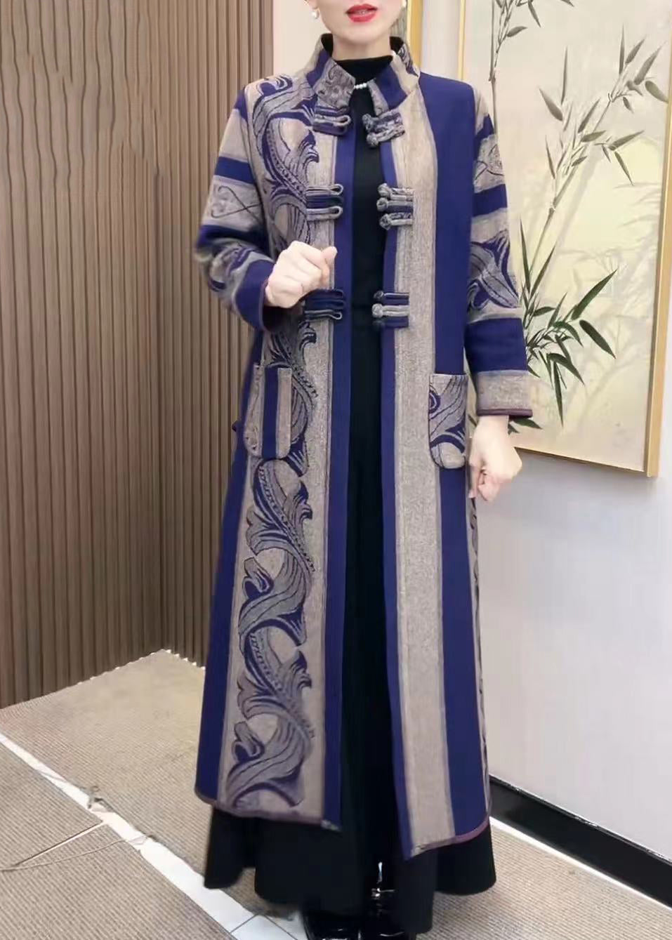 Effortlessly Elegant Coat with a Timeless Design