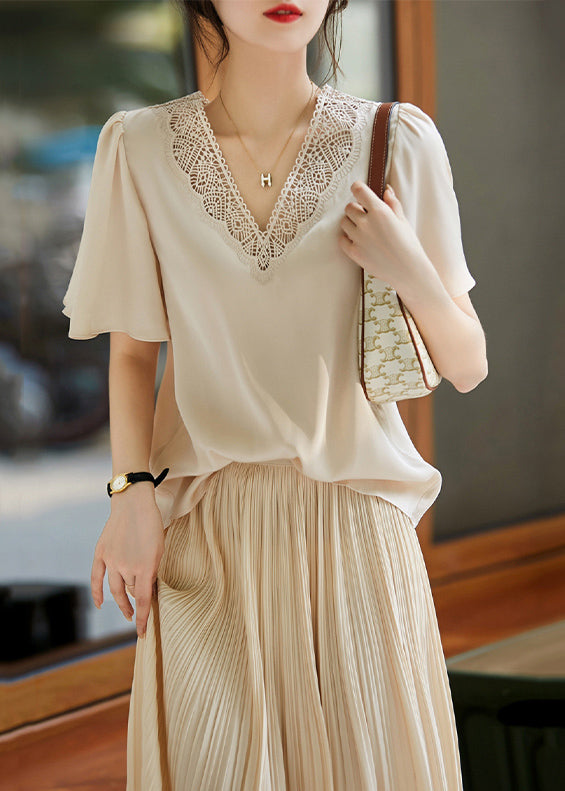 Beautifully Crafted Blouse in a Classic Style