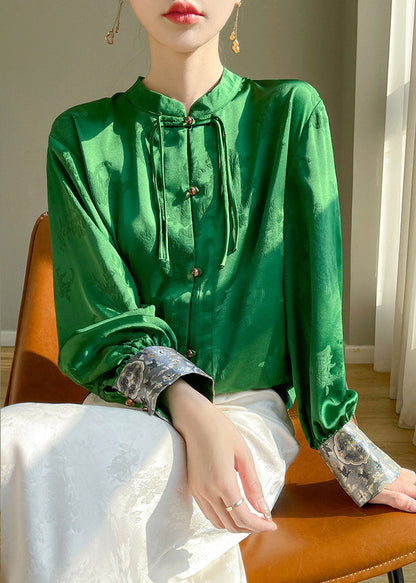 Classic Vintage Shirt with a Flattering Fit