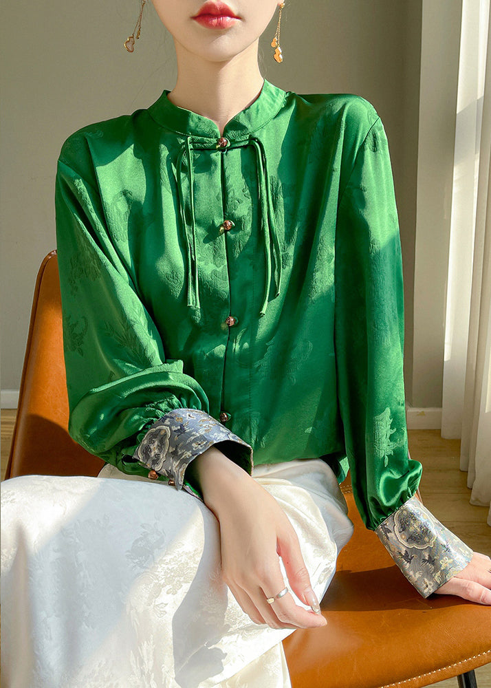 Classic Vintage Shirt with a Flattering Fit