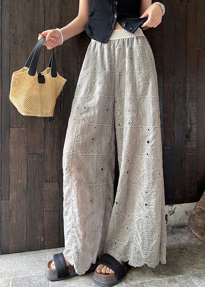 Elegantly Styled Trousers for Everyday Wear