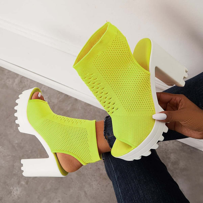 Graceful Orthopedic Sandals for Modern Look