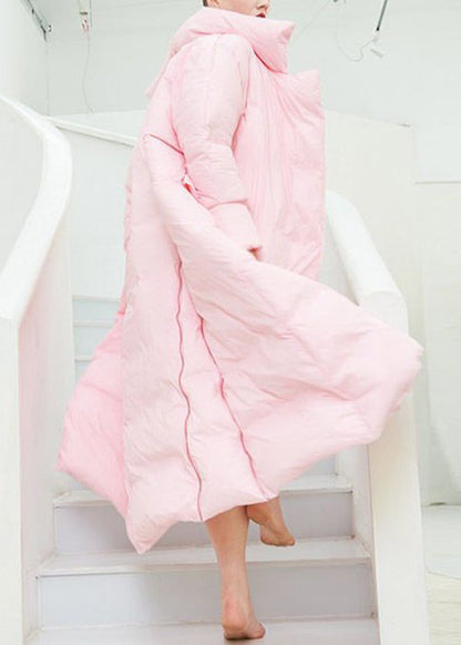 Well Tailored Coat with a Graceful Silhouette