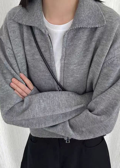 Well Tailored Cardigan with a Graceful Silhouette