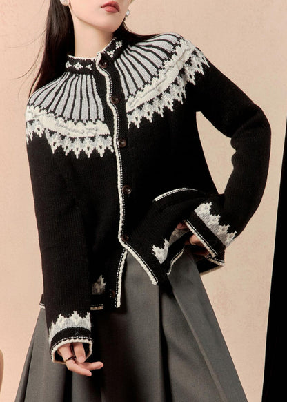 Well Tailored Coat with a Graceful Silhouette