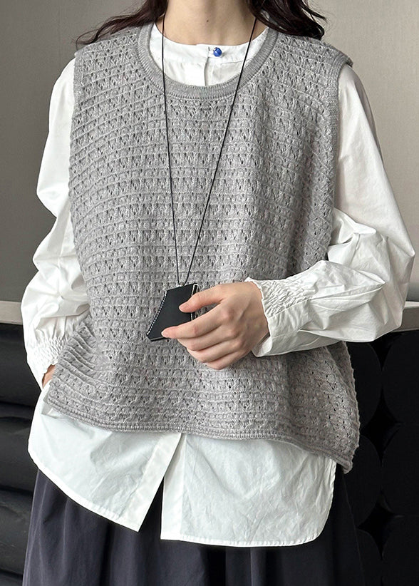 Effortlessly Elegant Garment with a Timeless Design