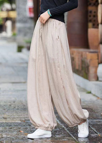 Effortlessly Elegant Pants with a Timeless Design