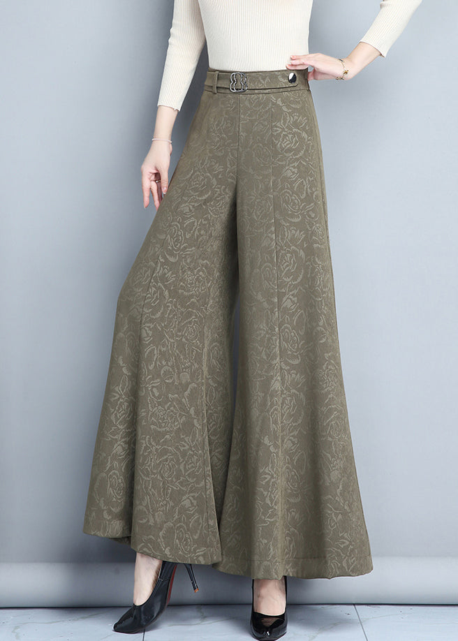 Well Tailored Pants with a Graceful Silhouette