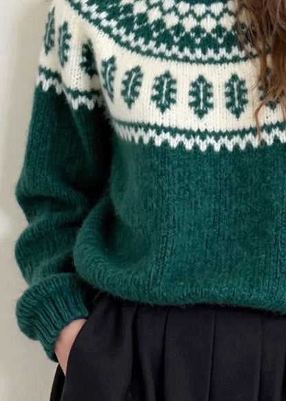 Well Tailored Sweater with a Graceful Silhouette