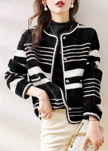Well Tailored Coat with a Graceful Silhouette