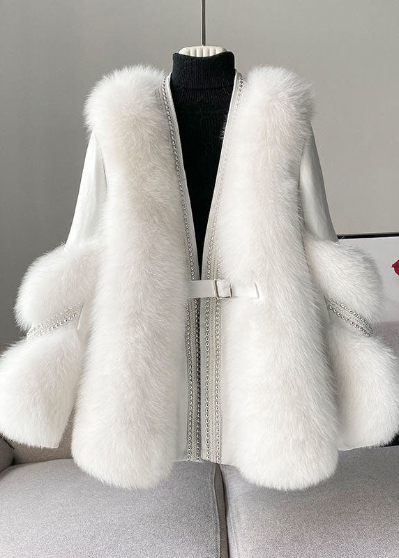 Well Tailored Coat with a Graceful Silhouette