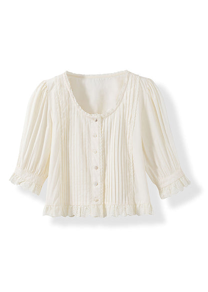 Effortlessly Elegant Top with a Timeless Design