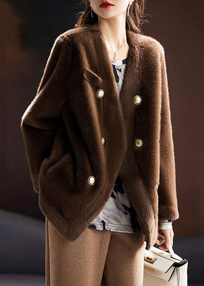 Beautifully Finished Coat in a Timeless Design