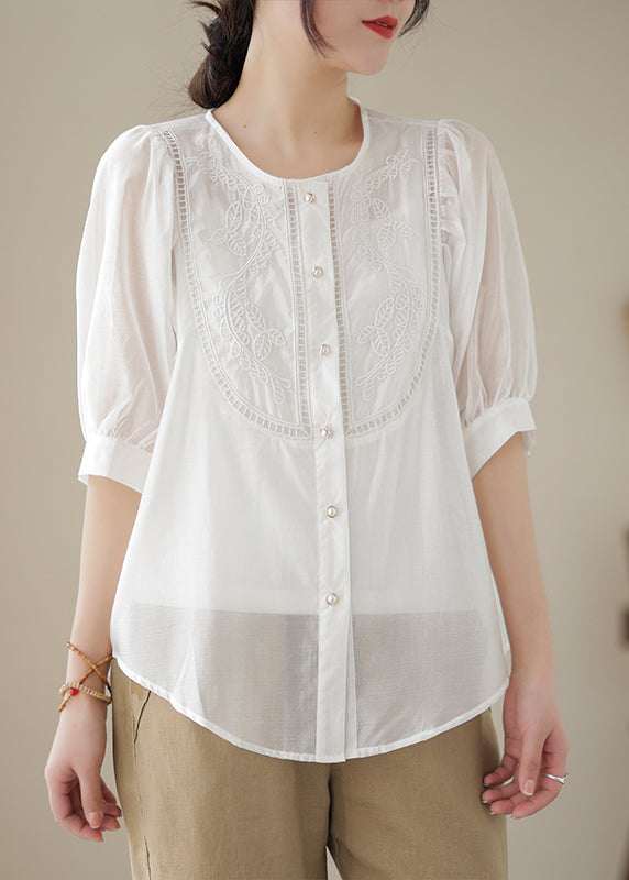 Well Tailored Blouse with a Graceful Silhouette