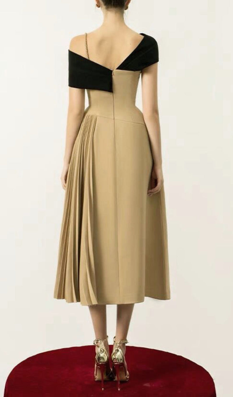 Polished Dress with an Effortless Classic Look