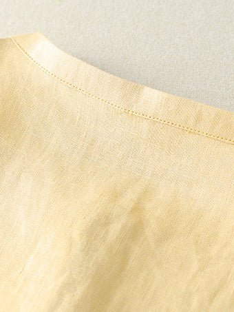 Well Tailored Top with a Graceful Silhouette