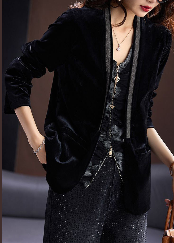 Effortlessly Elegant Coat with a Timeless Design