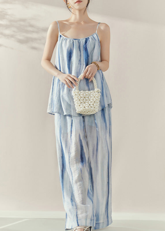 Well Tailored Pants with a Graceful Silhouette