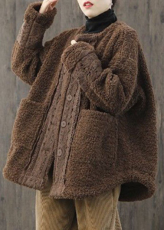 Well Tailored Coat with a Graceful Silhouette