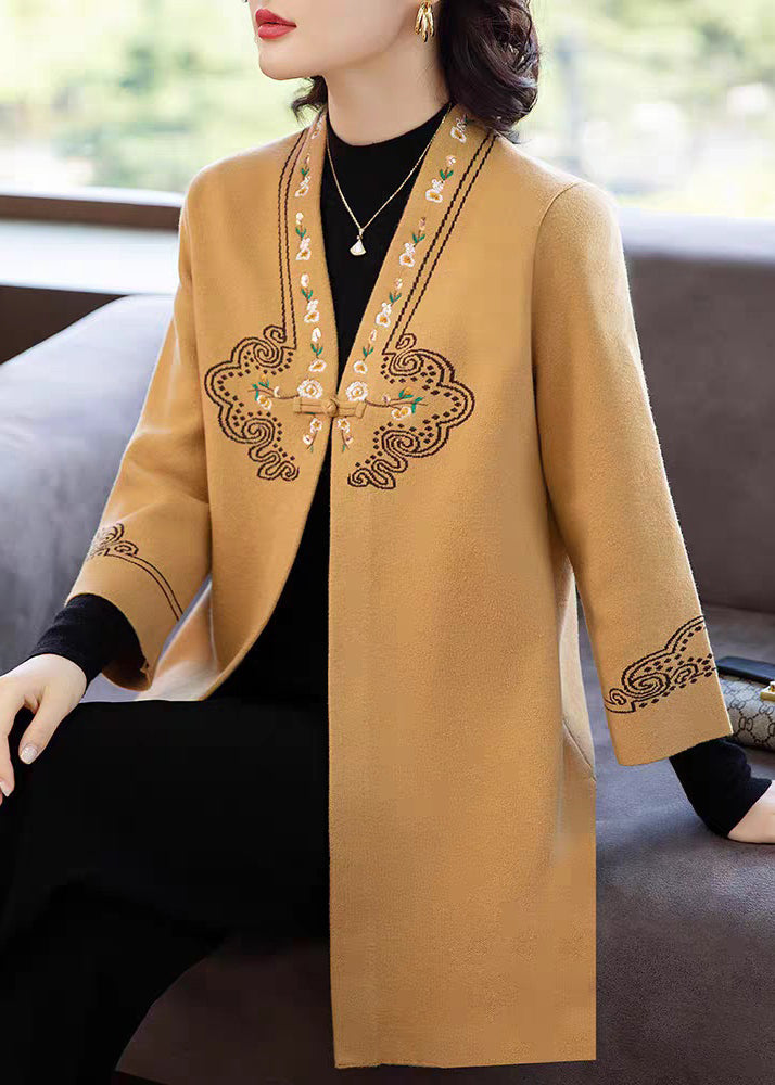 Gracefully Styled Coat for Any Occasion