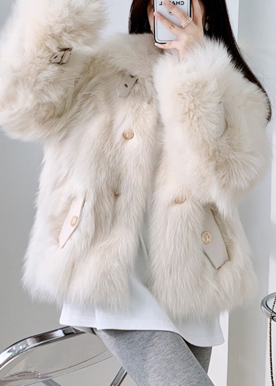 Elegantly Styled Coat for Everyday Wear
