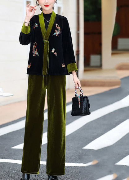 Effortlessly Elegant Pants with a Timeless Design