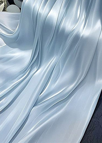 Sophisticated Garment with a Clean Classic Look